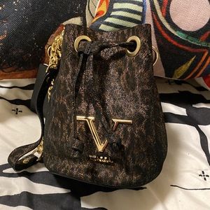 Versace Italia small Cheetah print NWT chain shoulder bucket bag !
